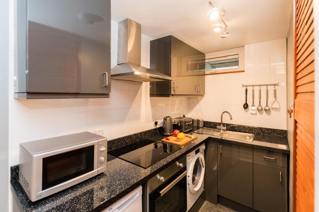 1 Bedroom Newton Apartment L Free Parking L Wigan Royal Infirmary L Haigh Hall L Central Location Экстерьер фото