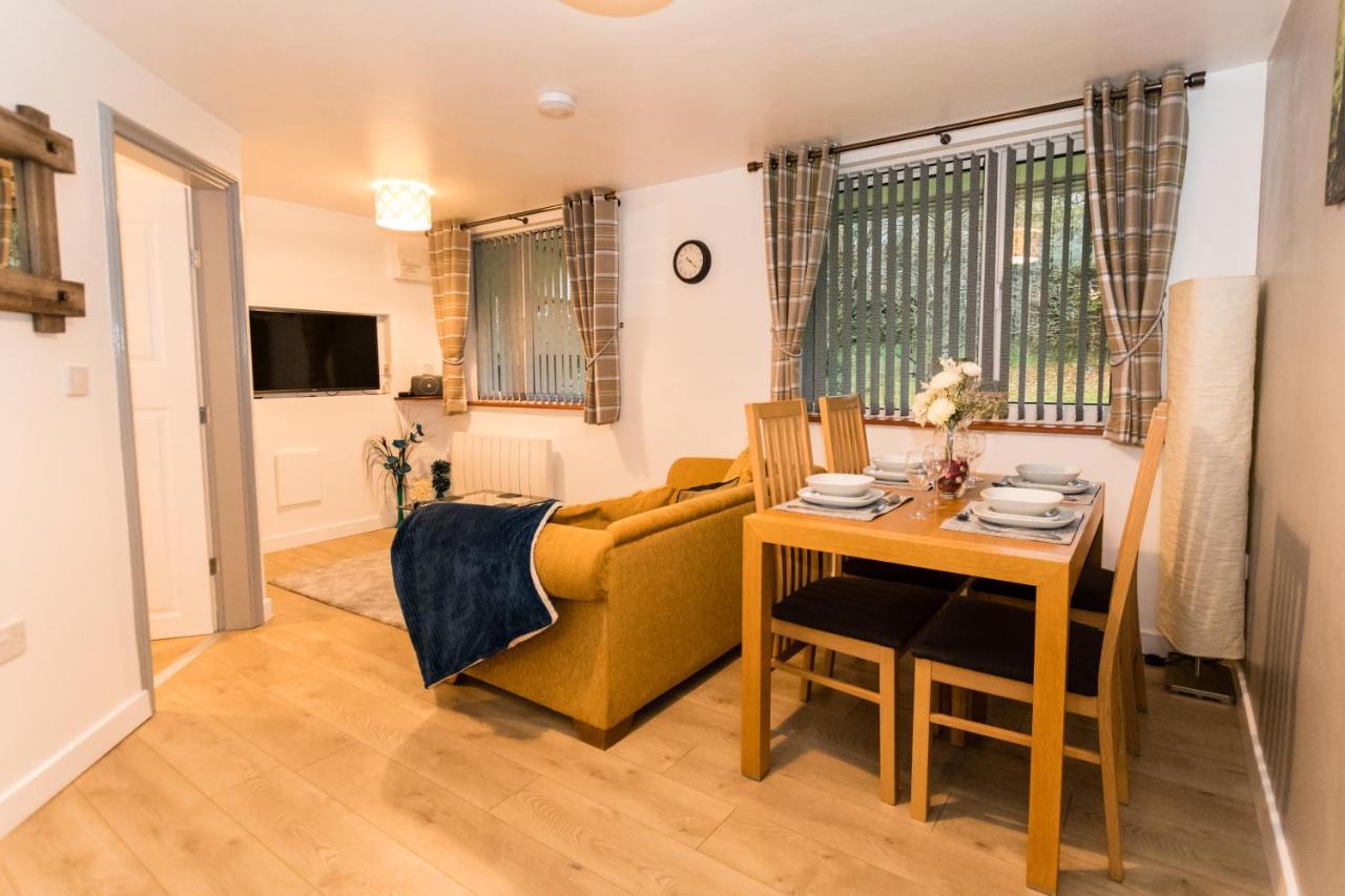 1 Bedroom Newton Apartment L Free Parking L Wigan Royal Infirmary L Haigh Hall L Central Location Экстерьер фото