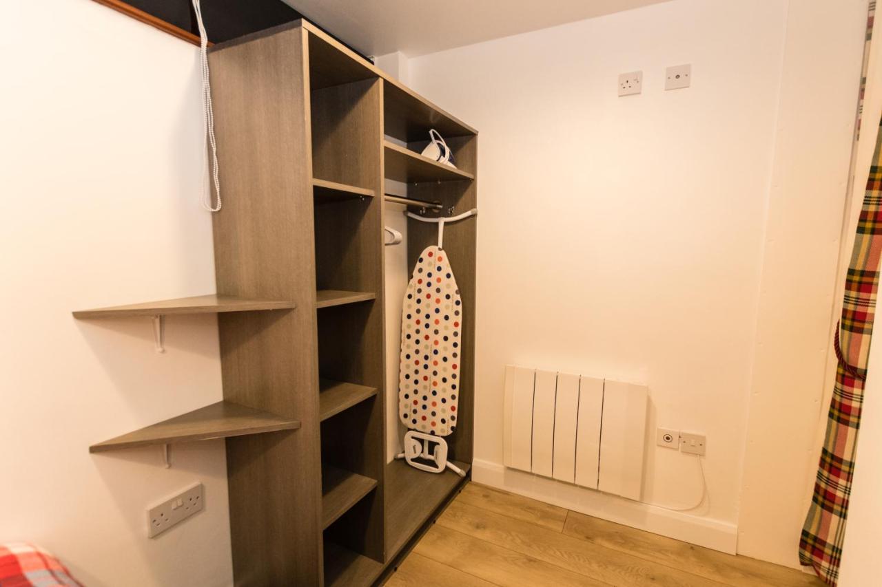 1 Bedroom Newton Apartment L Free Parking L Wigan Royal Infirmary L Haigh Hall L Central Location Экстерьер фото