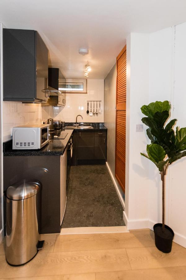 1 Bedroom Newton Apartment L Free Parking L Wigan Royal Infirmary L Haigh Hall L Central Location Экстерьер фото
